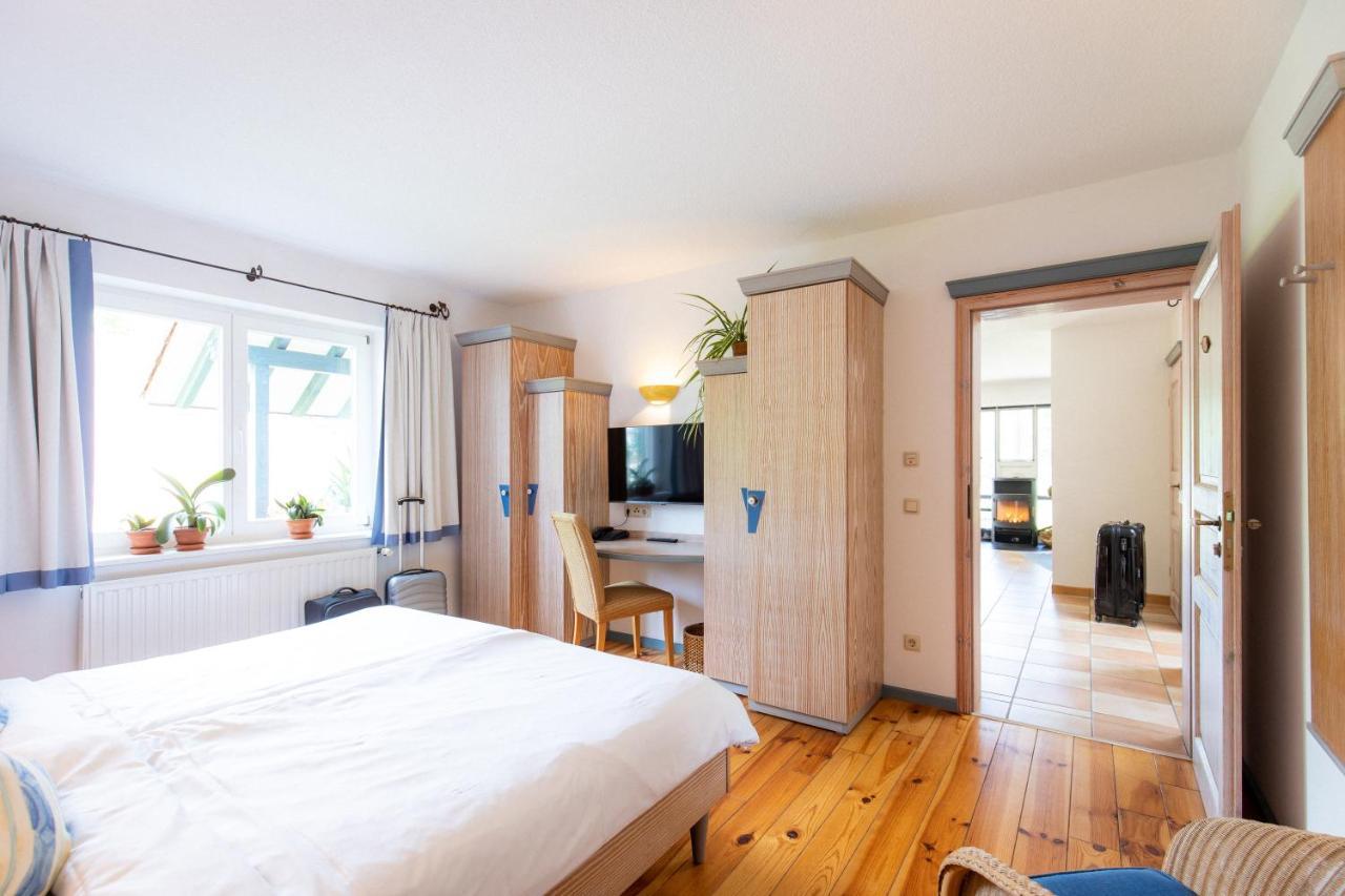 Am Rothenberg 4*